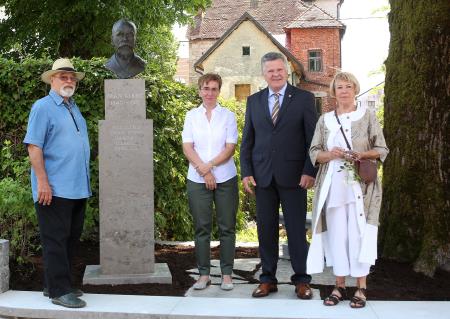 ODKRITJE KIPA FRAN GERBIČ 14 FOTO LJUBO VUKELIČ